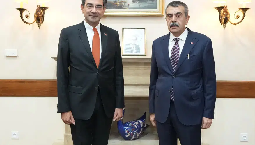 Bakan Tekin'in Gürcistan mesaisi: Diplomatik temaslar ve eğitim diplomasisi