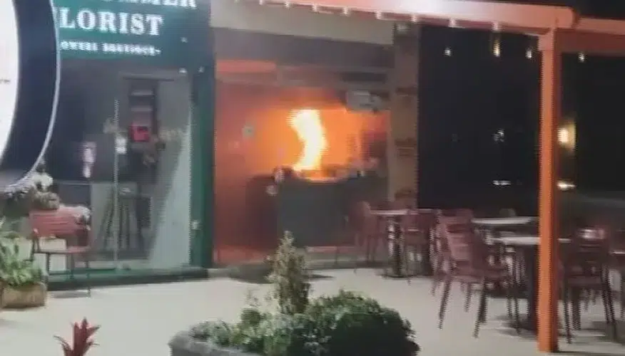 Etiler'de gece yarısı korkutan yangın: Restoran küle döndü