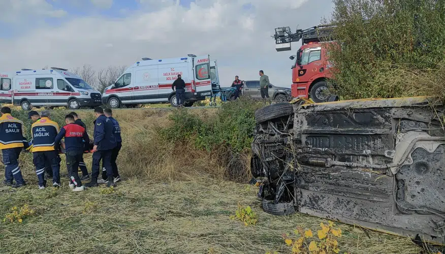 Gölbaşı yolunda korkunç kaza: Taksi şarampole uçtu