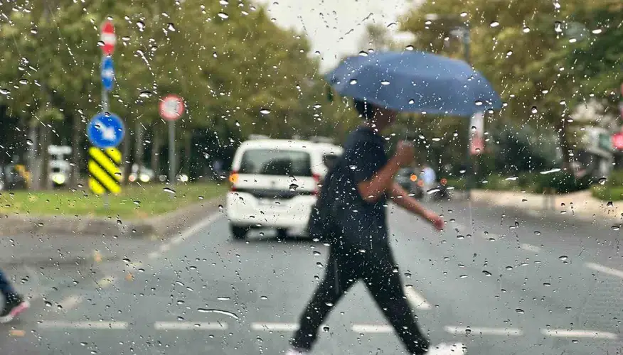 Meteoroloji saat verdi: Kuvvetli sağanak ve fırtına birçok bölgede etkili olacak