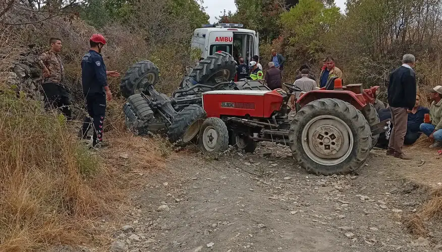 Manisa'da tarla yolunda can pazarı: Traktör kazasında iki kadın yaşamını yitirdi