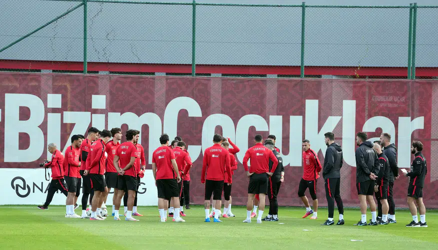 Ay-yıldızlılarda İtalya mesaisi start aldı: Montella'nın öğrencileri Bursa yolcusu