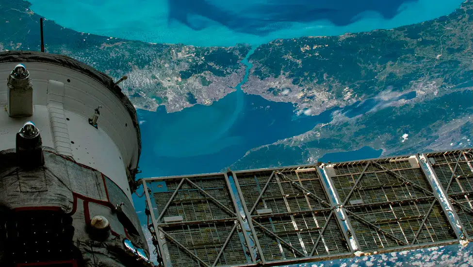 NASA büyüleyici görüntüleri paylaştı: İstanbul Boğazı uzaydan turkuaza büründü