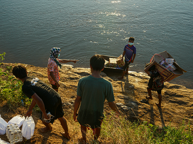 Myanmar, Tayland sınırındaki mülteciler
