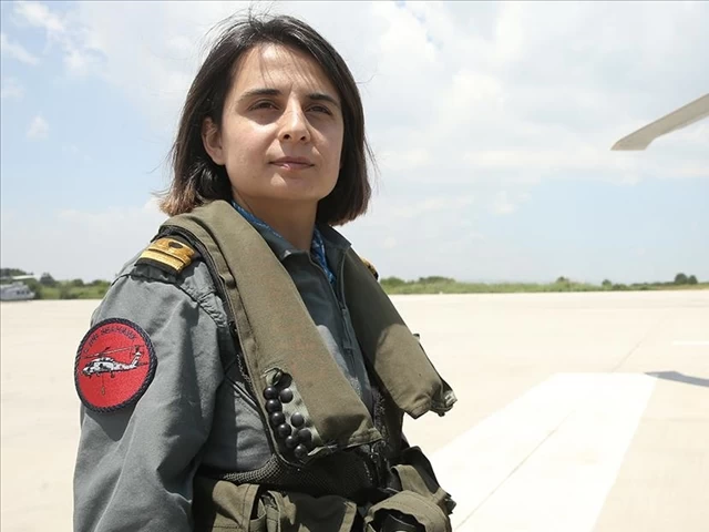 Deniz Hava Komutanlığının tek kadın pilotu Hatice Yüzbaşı TSK'nın emrinde