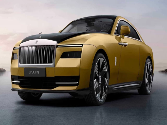 Rolls-Royce ilk elektrikli otomobili Spectre'ı tanıttı