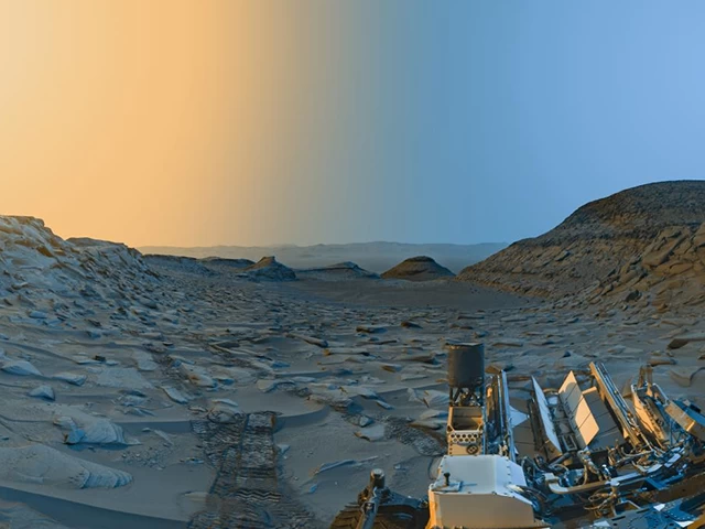 NASA, Kızıl Gezegen'den panoramik fotoğraf paylaştı