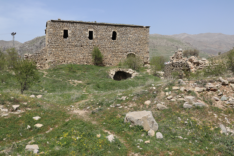 Diyarbakır'da tarihi Meryem Ana Manastırı turizme kazandırılmayı bekliyor