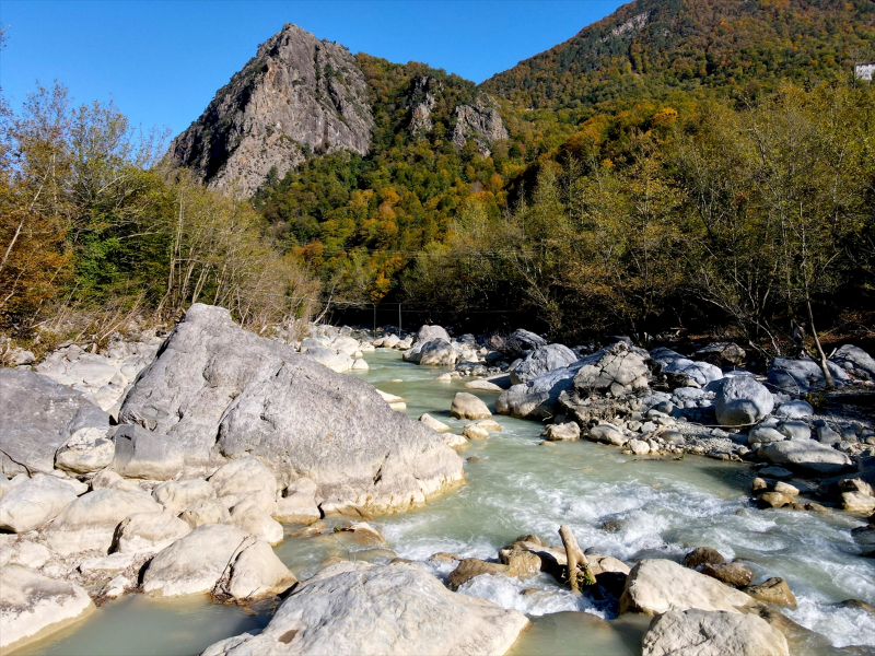 Kastamonu'daki Loç Vadisi ziyaretçilerini sonbahar renkleriyle ağırlıyor 3