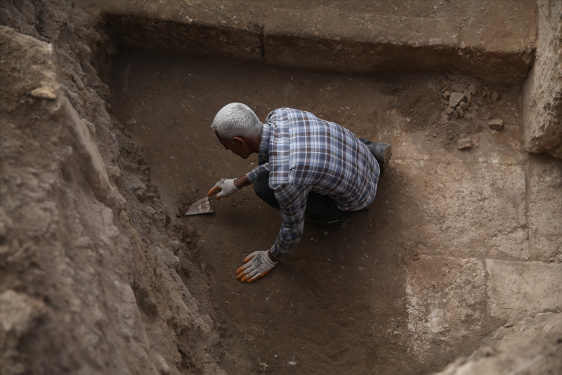 Harran'da 8 asırlık medresenin avlu, kuyu ve platformu bulundu 3