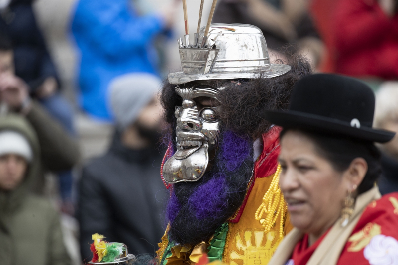 Londra’da geleneksel “Yeni Yıl Geçit Töreni” renkli görüntülere sahne oldu 4