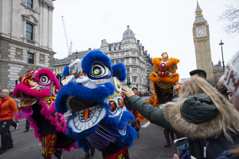 Londra’da geleneksel “Yeni Yıl Geçit Töreni” renkli görüntülere sahne oldu 16