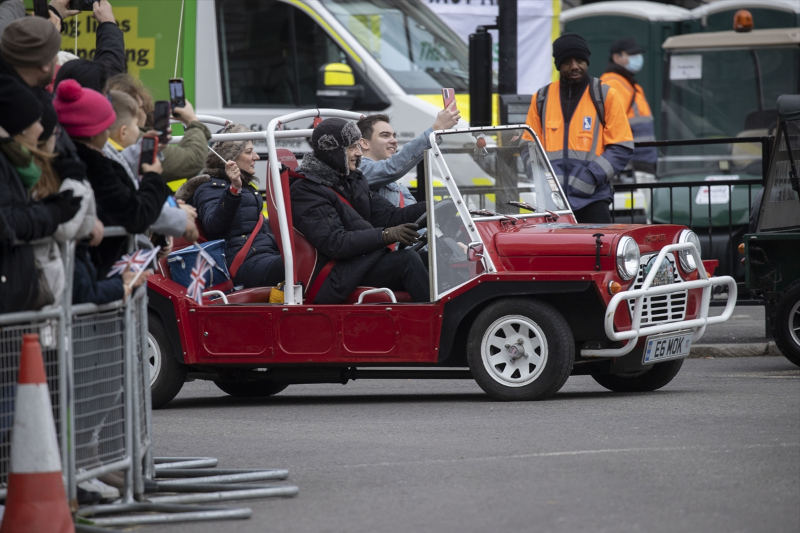 Londra’da geleneksel “Yeni Yıl Geçit Töreni” renkli görüntülere sahne oldu 18