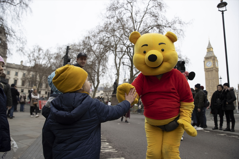 Londra’da geleneksel “Yeni Yıl Geçit Töreni” renkli görüntülere sahne oldu 21