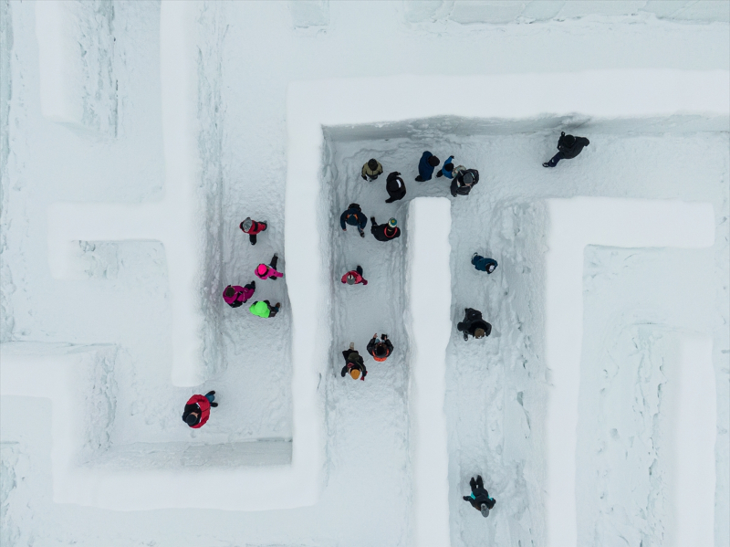 Polonya'da dünyanın en büyük kar labirenti ziyaretçilerini ağırlıyor 4