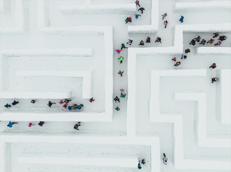 Polonya'da dünyanın en büyük kar labirenti ziyaretçilerini ağırlıyor 9