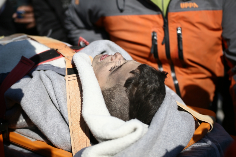 Hatay'da Yusuf bebek ile ağabeyi depremin 105'inci saatinde kurtarıldı 5