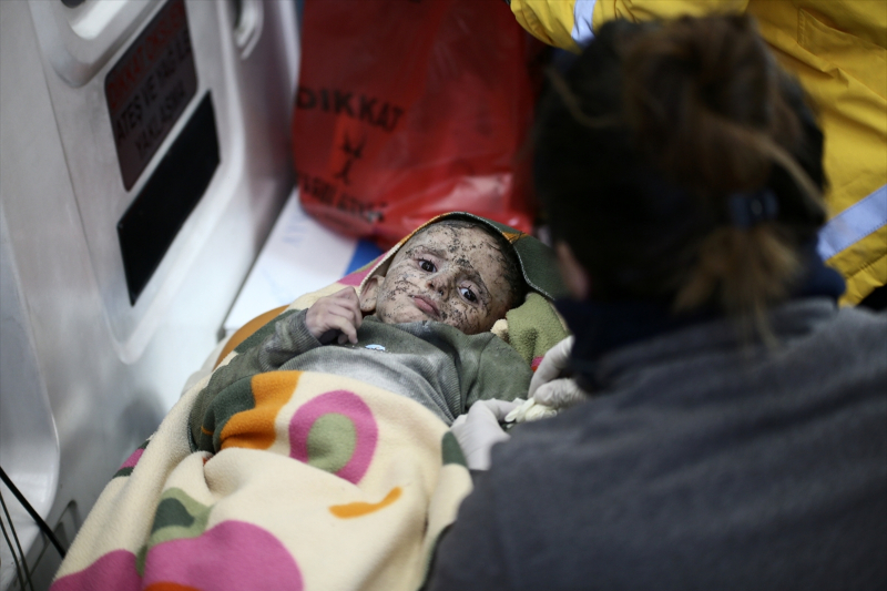 Hatay'da Yusuf bebek ile ağabeyi depremin 105'inci saatinde kurtarıldı 4