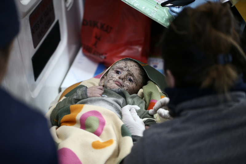 Hatay'da Yusuf bebek ile ağabeyi depremin 105'inci saatinde kurtarıldı 6