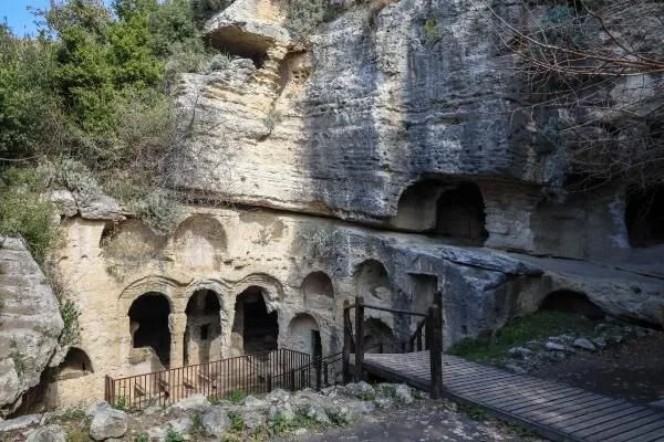 Hatay'da bulunan Titus Tüneli ile Beşikli Mağara, Maraş merkezli depremlerde hasar görmedi