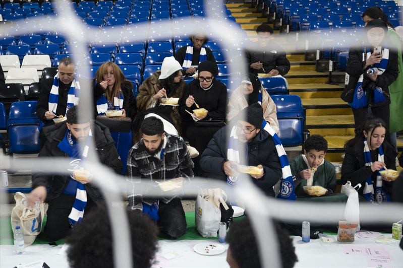 Chelsea, stadında iftar vererek bir ilke imza attı 9