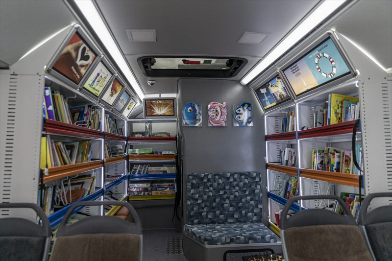 Kültür ve Turizm Bakanlığından deprem bölgesine 10 gezici kütüphane 2