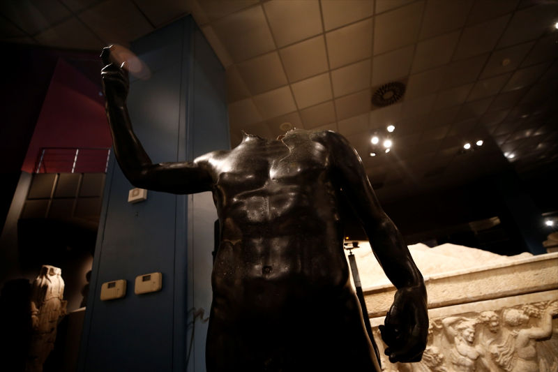 ABD'de ele geçirilip Antalya'ya getirilen 12 tarihi eser tanıtıldı 11