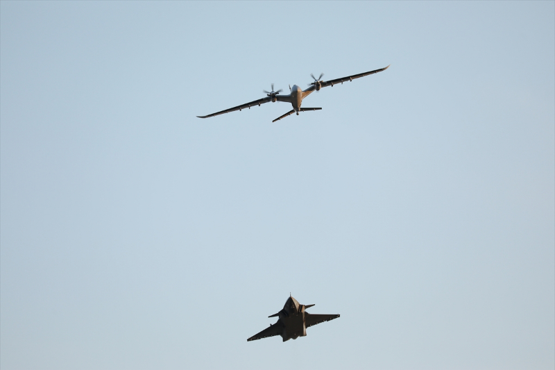 Bayraktar Kızılelma ve Bayraktar Akıncı kol uçuşu gerçekleştirdi 3