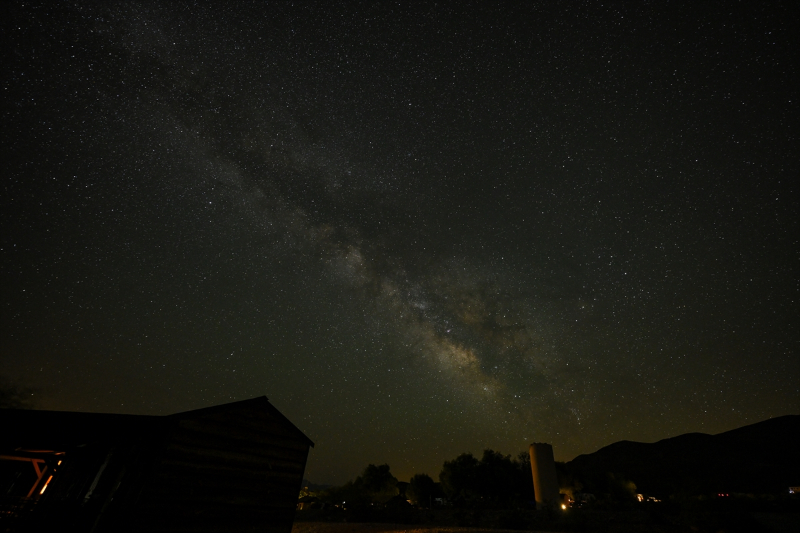 Lyrids Meteor Yağmuru ve Samanyolu galaksisi California'da görüntülendi 2