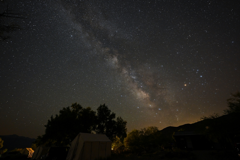 Lyrids Meteor Yağmuru ve Samanyolu galaksisi California'da görüntülendi 6