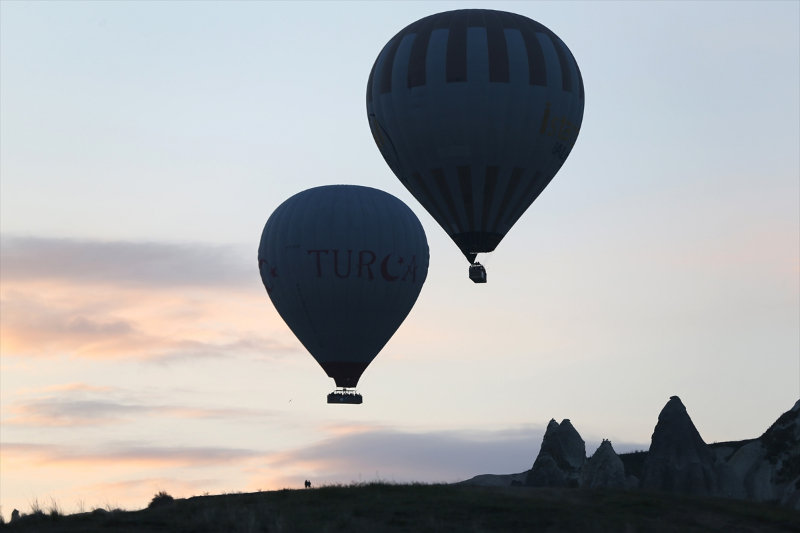 Kapadokya'da nisanda 30 binden fazla turist balon turuna katıldı 2