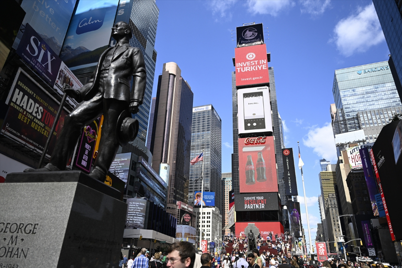 Times Meydanı'ndaki dijital panolarda "Invest in Türkiye" mesajı yayımlandı 34