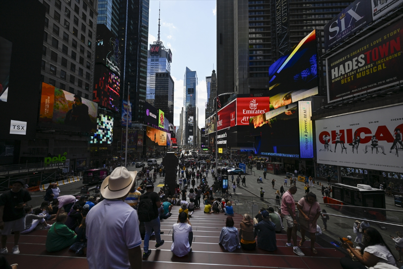 Times Meydanı'ndaki dijital panolarda "Invest in Türkiye" mesajı yayımlandı 36