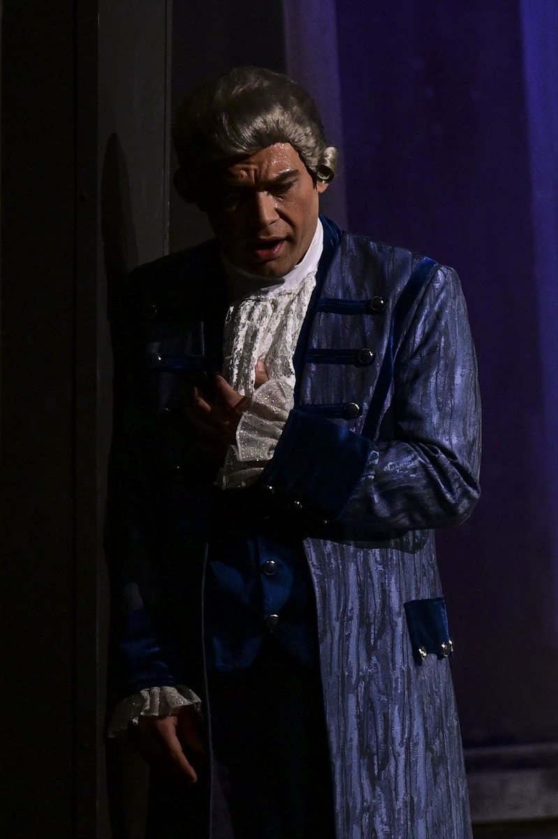 ADOB yeni sanat sezonunda perdesini "Andrea Chenier" operasıyla açtı 19