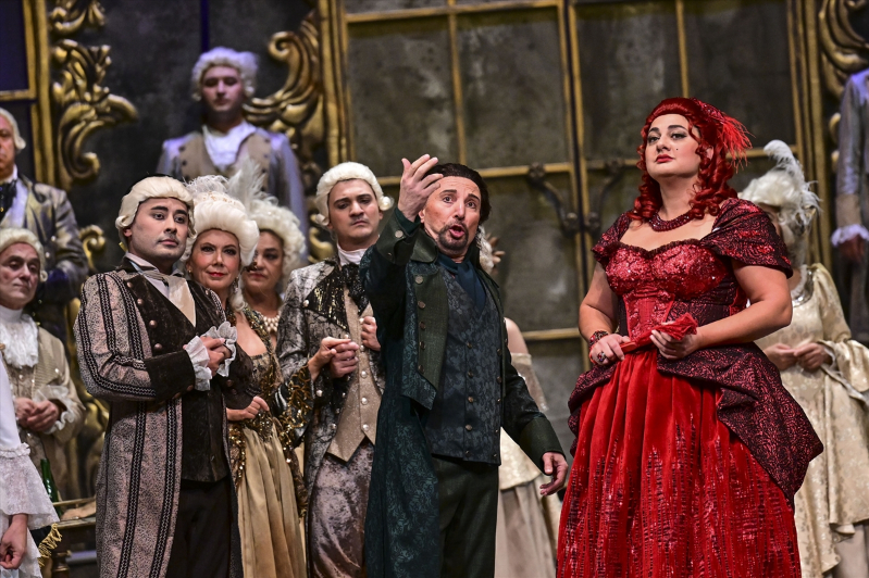 ADOB yeni sanat sezonunda perdesini "Andrea Chenier" operasıyla açtı 16