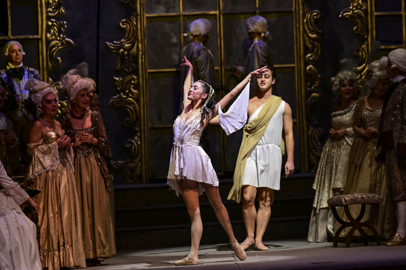 ADOB yeni sanat sezonunda perdesini "Andrea Chenier" operasıyla açtı 11