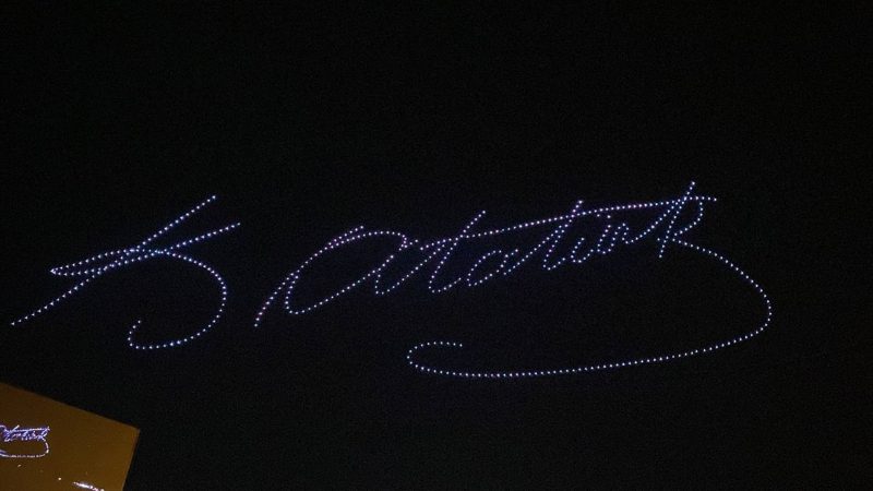 Antalya semalarında Cumhuriyet'in 100. yılı dolayısıyla 500 dronla ışık gösterisi 3