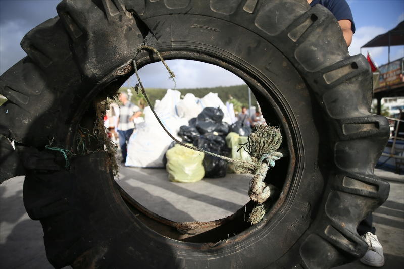 Bodrum'da deniz dibi ve kıyı temizliğinde yaklaşık 15 ton atık toplandı 17