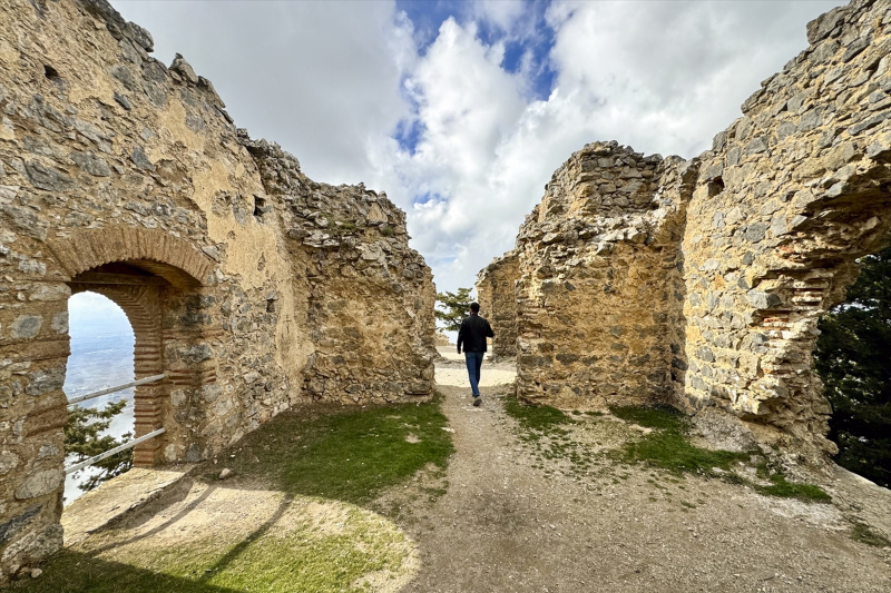 KKTC'nin “Rüzgara Boyun Eğmeyen” Buffavento Kalesi 10