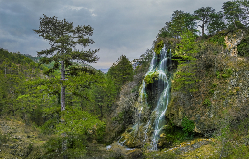 Uyuzsuyu Şelalesi, kış mevsiminde de ziyaretçilerine güzel manzaralar sunuyor 1