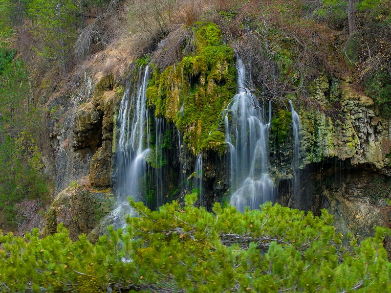 Uyuzsuyu Şelalesi, kış mevsiminde de ziyaretçilerine güzel manzaralar sunuyor 7