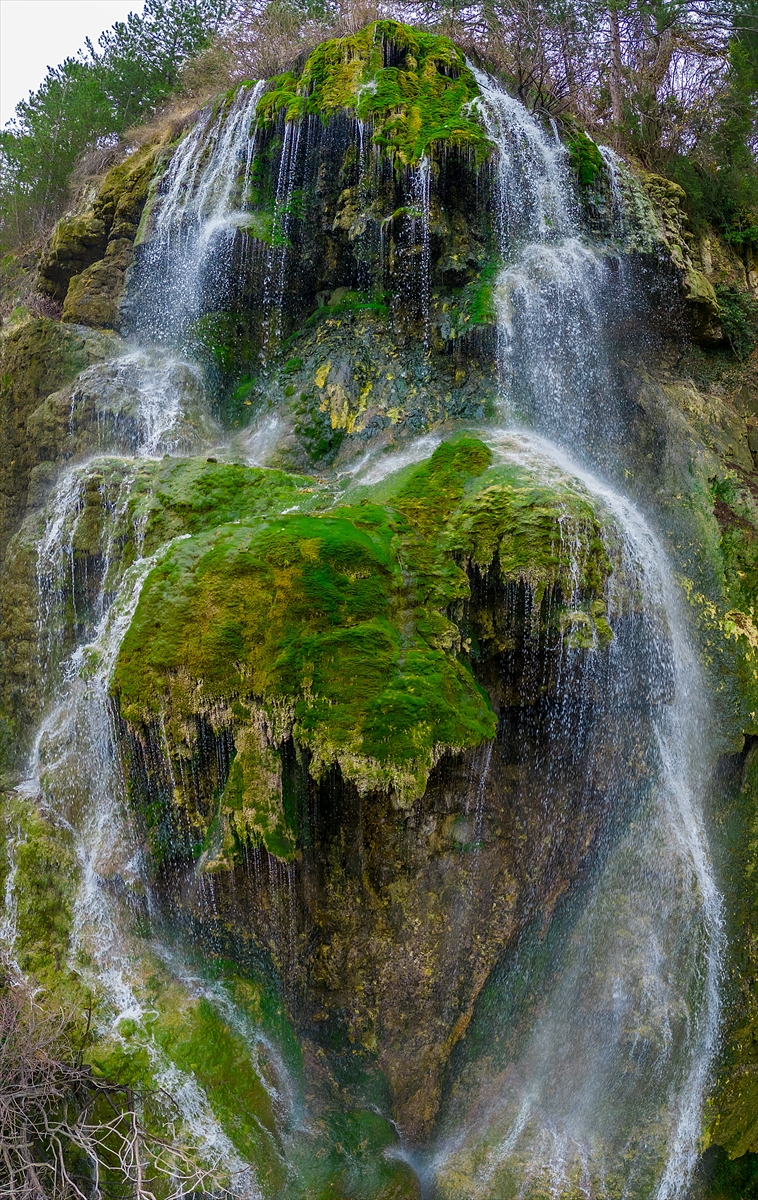 Uyuzsuyu Şelalesi, kış mevsiminde de ziyaretçilerine güzel manzaralar sunuyor 4
