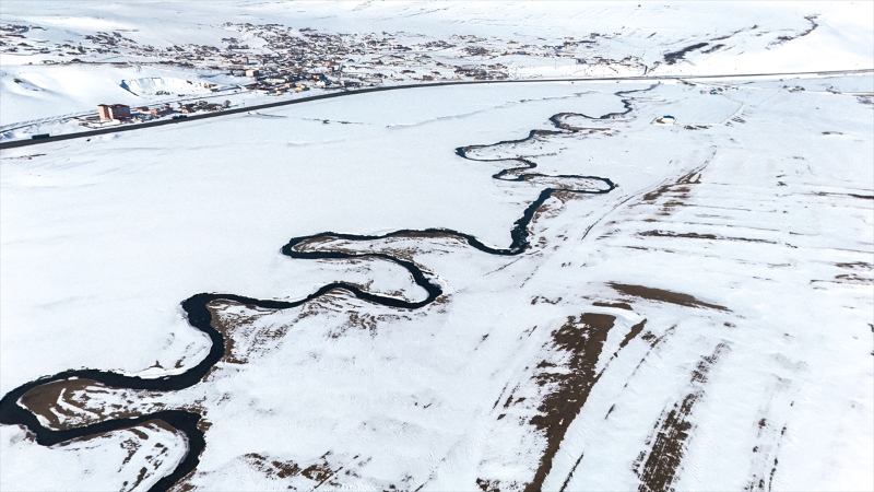 Kars-Ardahan sınırındaki menderesler her mevsim farklı güzelliğe bürünüyor 8