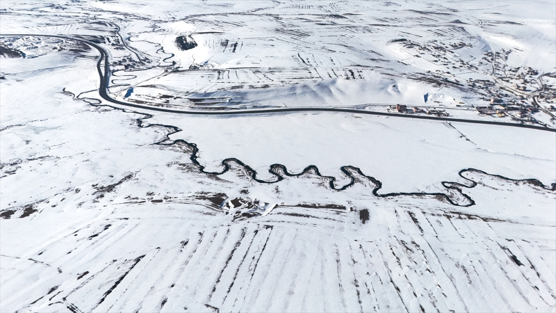 Kars-Ardahan sınırındaki menderesler her mevsim farklı güzelliğe bürünüyor 11