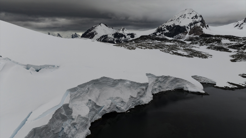Türk bilim insanlarından yeni rapor: Antarktika'da Türkiye büyüklüğünde buz eridi 17