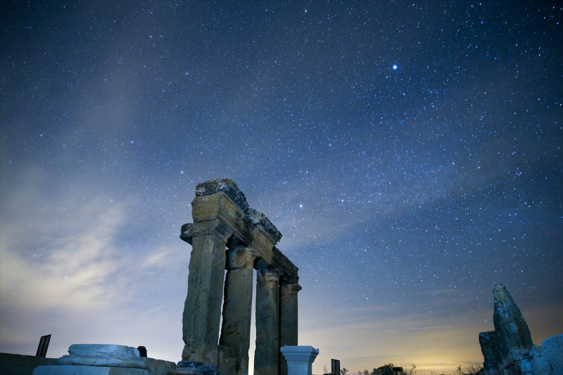 "Makedon askerlerin kalesi" Blaundos Antik Kenti'nde yıldızlı gece 1