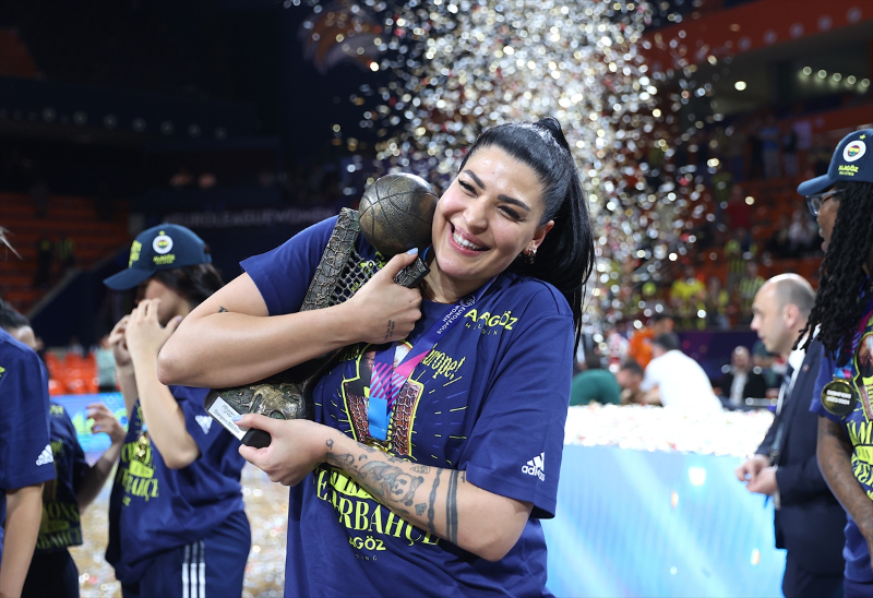 FIBA Kadınlar Avrupa Ligi şampiyonu Fenerbahçe, kupasını aldı 2