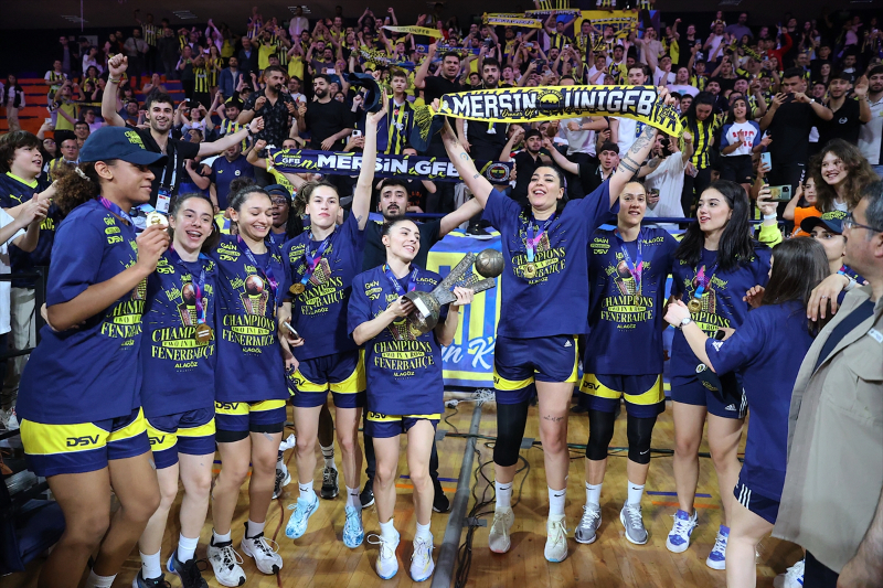 FIBA Kadınlar Avrupa Ligi şampiyonu Fenerbahçe, kupasını aldı 4
