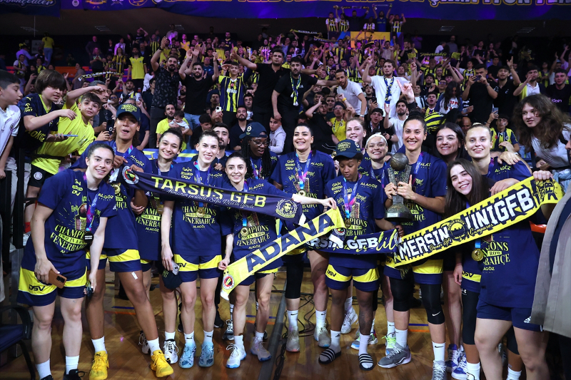 FIBA Kadınlar Avrupa Ligi şampiyonu Fenerbahçe, kupasını aldı 6
