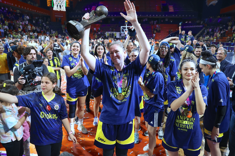 FIBA Kadınlar Avrupa Ligi şampiyonu Fenerbahçe, kupasını aldı 7